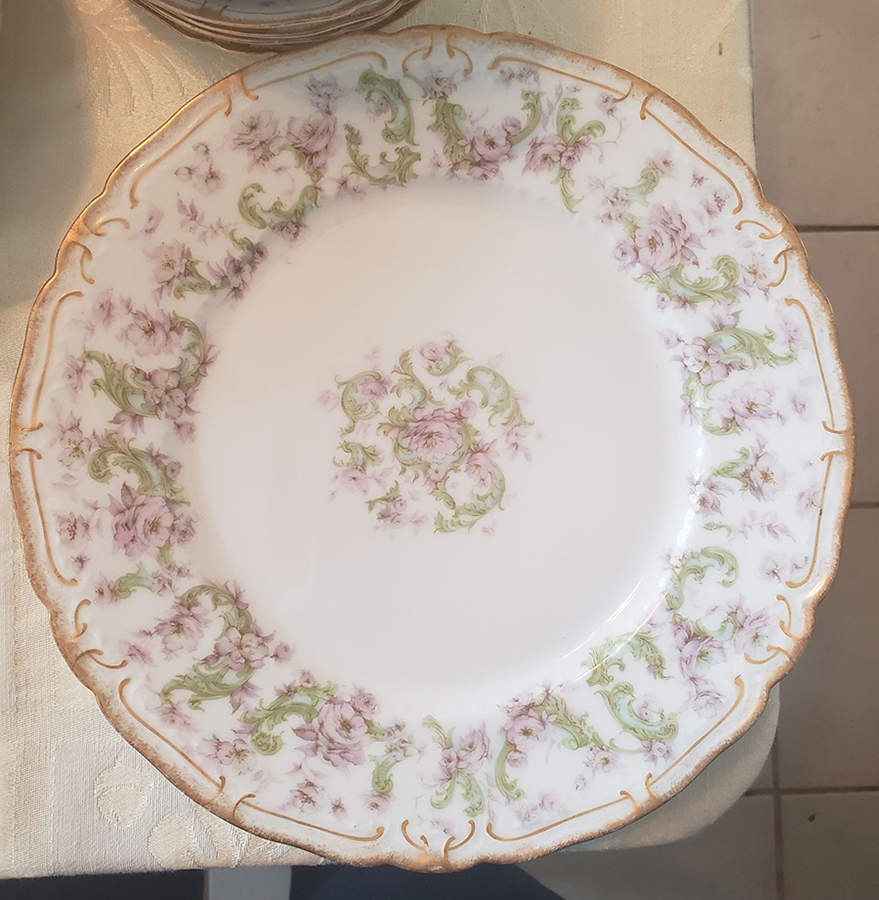 Schleiger 719-1 Dinner Plate by Haviland-1