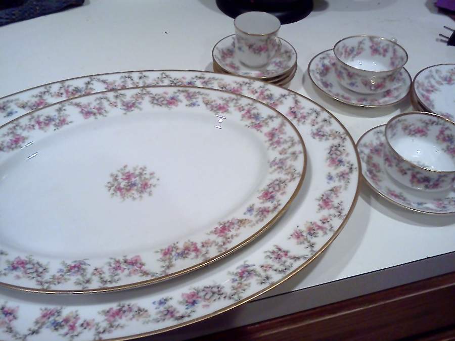 H4691 14" Oval Serving Platter by Haviland-1