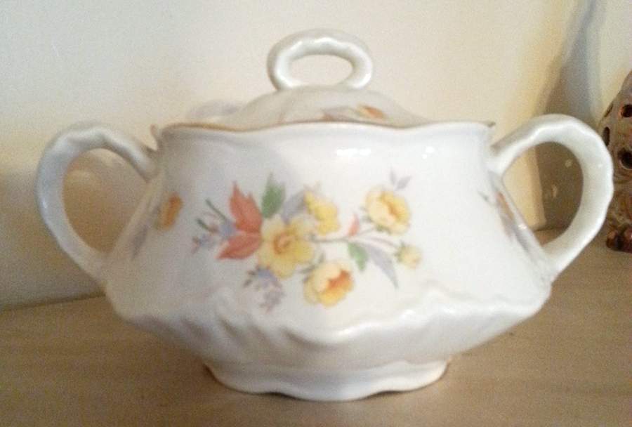 HLC4055 Sugar Bowl & Lid by Homer Laughlin -1