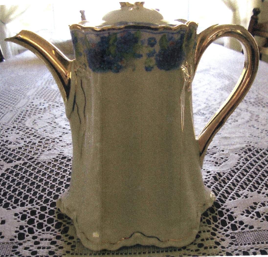 HUT2356 Coffee Pot & Lid by Hutschenreuther-1
