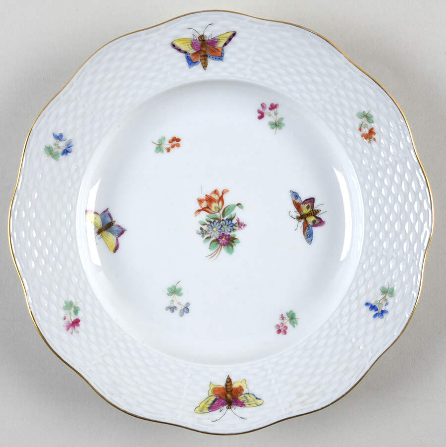 HER85 Dessert Luncheon Plate by Herend-1