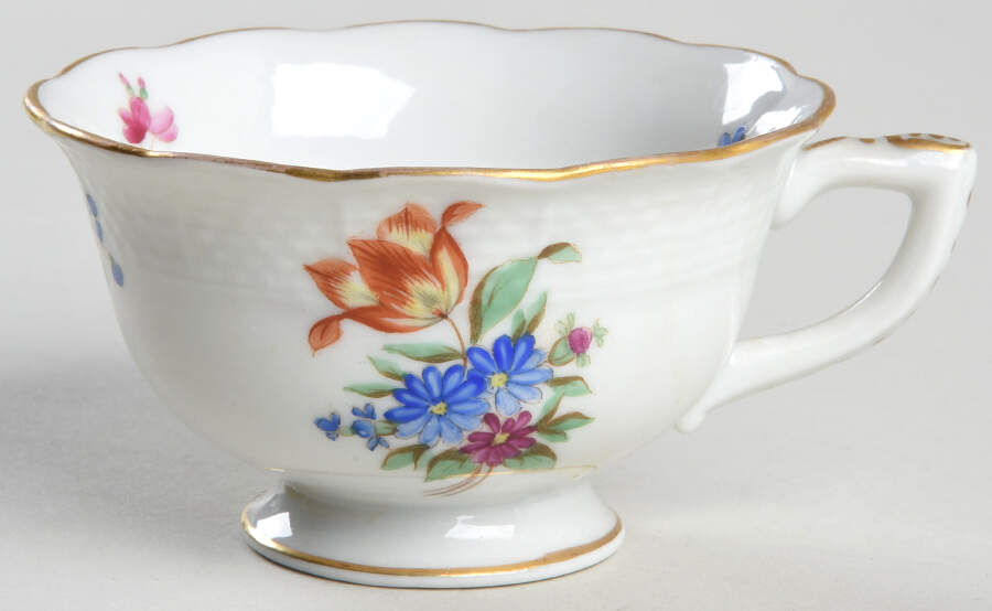 HER85 Footed Demitasse Cup by Herend-1