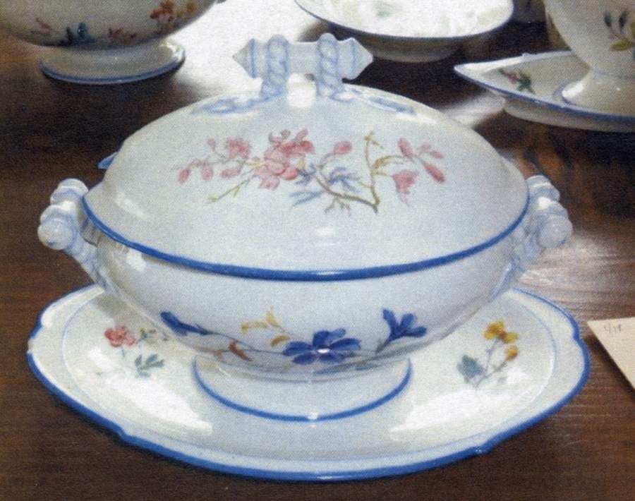 2022-1 Sauce Boat & Lid with Underplate by Haviland-1