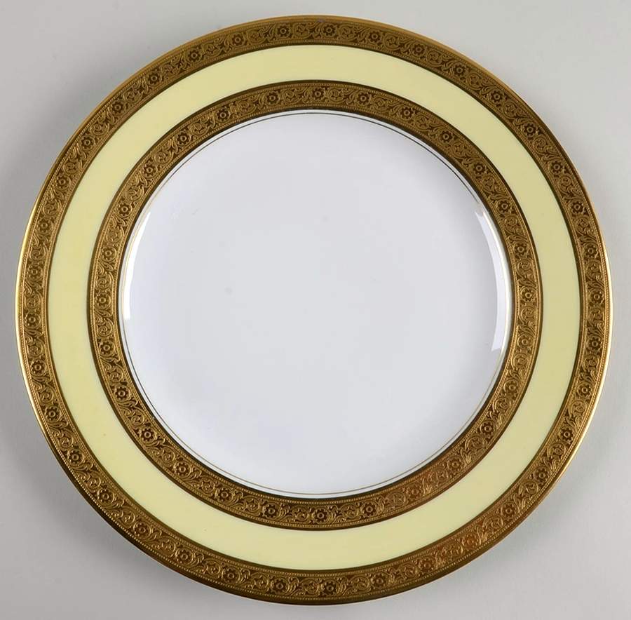 HUT2372 Dinner Plate by Hutschenreuther-1
