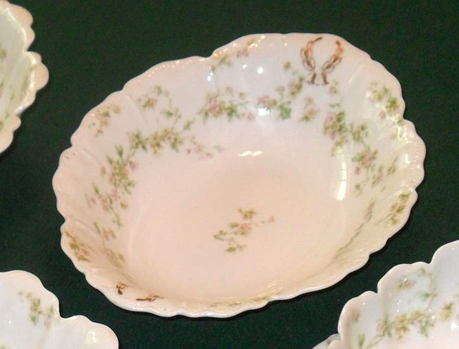Schleiger 74-5 9" Oval Vegetable Bowl by Haviland-1