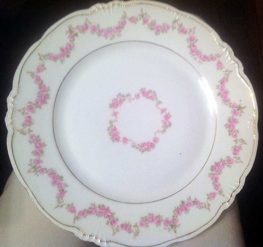 HAB120 Dinner Plate by Habsburg-1