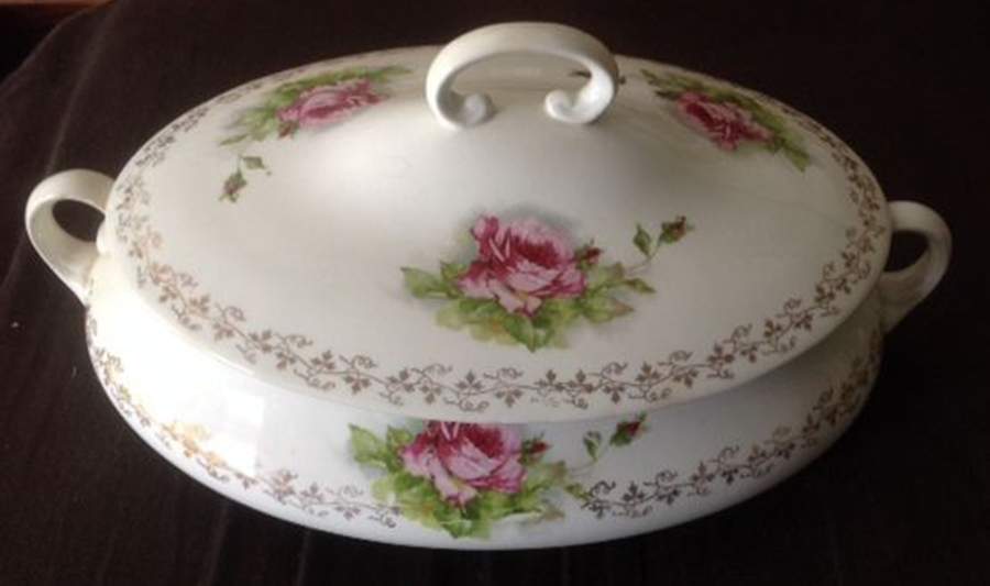 HLC4090 Round Covered Vegetable by Homer Laughlin -1