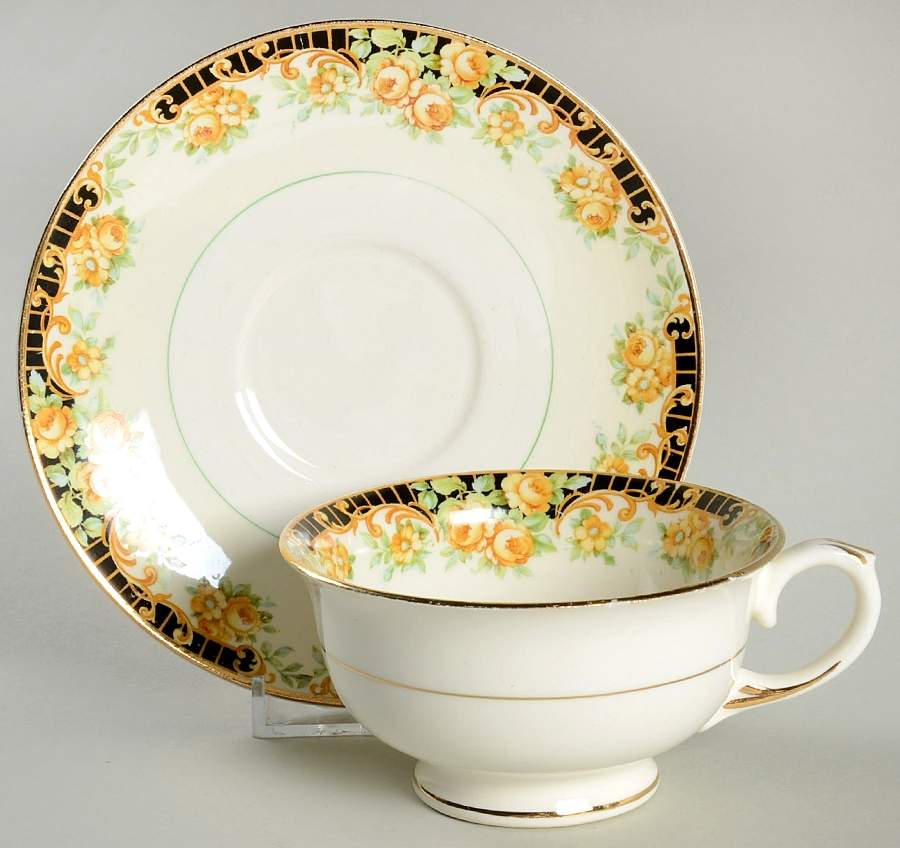HCR12 Footed Cup & Saucer Set by Harlem-1