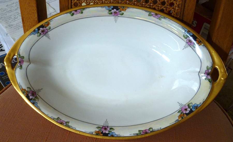 HUT2389 13" Oval Vegetable Bowl by Hutschenreuther-1