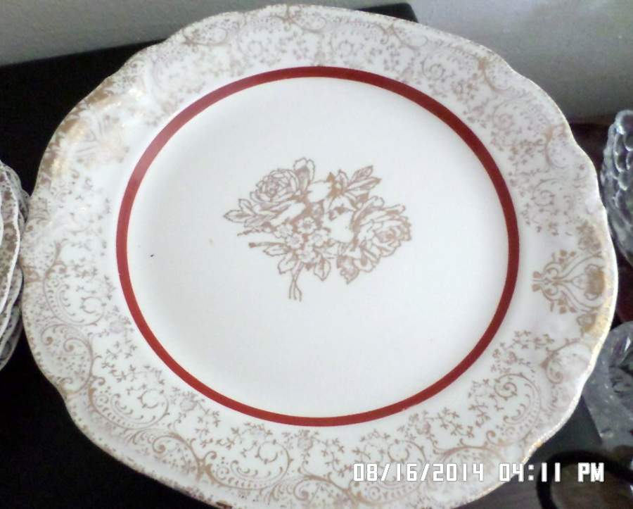 HKC3 Dinner Plate by H. K. China-1