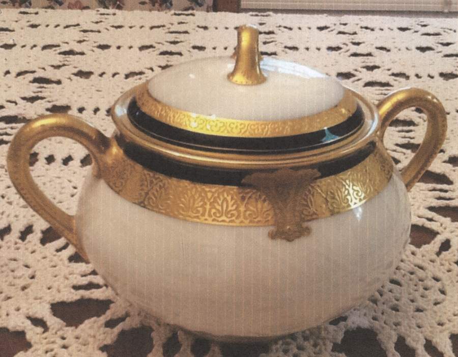 H4926 Sugar Bowl & Lid by Haviland-1