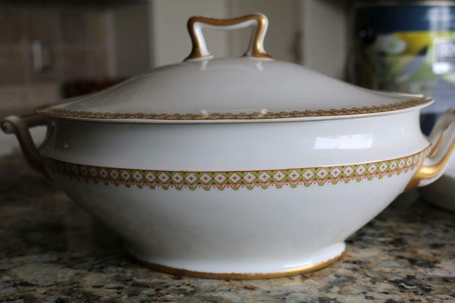 Schleiger 621-1 Tureen &  Lid by Haviland-1