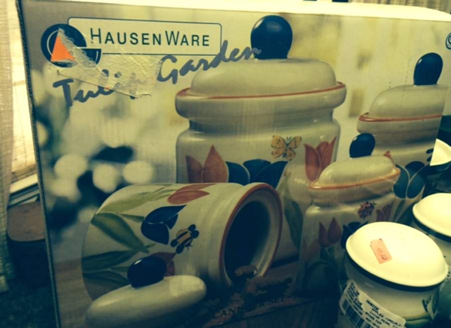 Tulip Garden Extra Large Canister & Lid by Hausenware-1