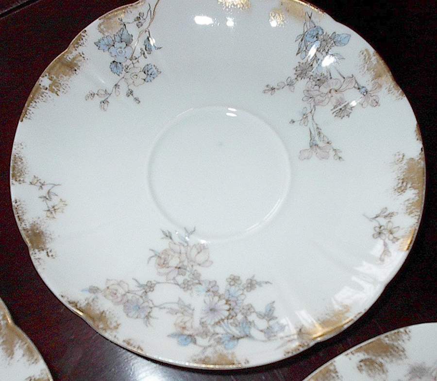 H4725 Saucer by Haviland-1