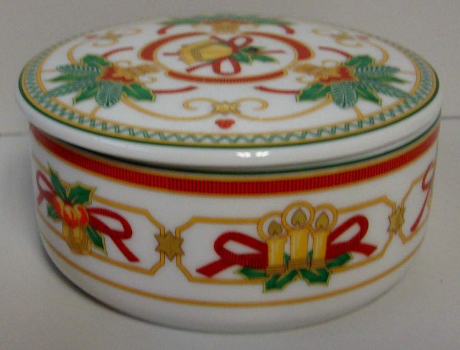 HUT2399 4" Round Box & Lid by Hutschenreuther-1