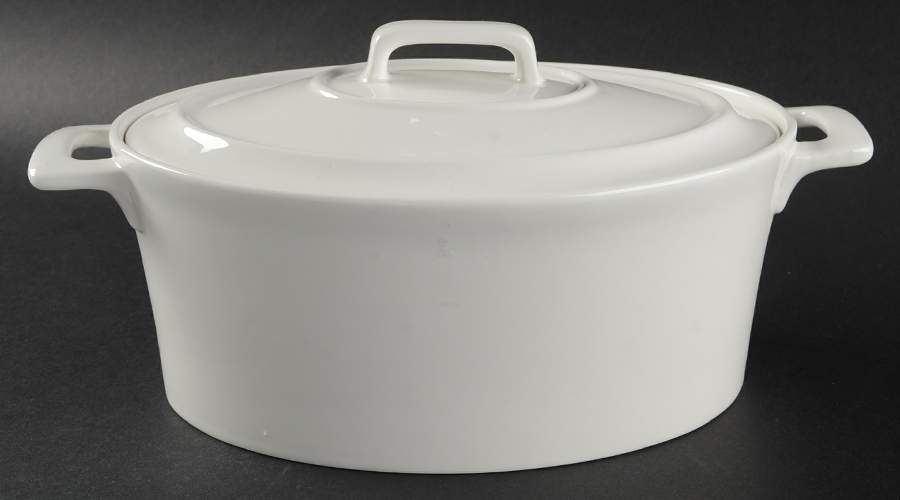 BH21 9" Oval Baker & Lid by Blue Harbor-1