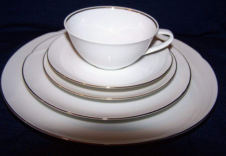 HUT2406 Flat Cup & Saucer Set by Hutschenreuther-1