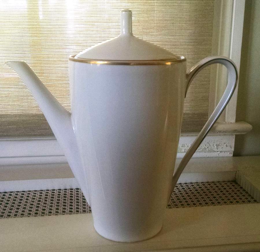 0187 Coffee Pot & Lid by Hutschenreuther-1