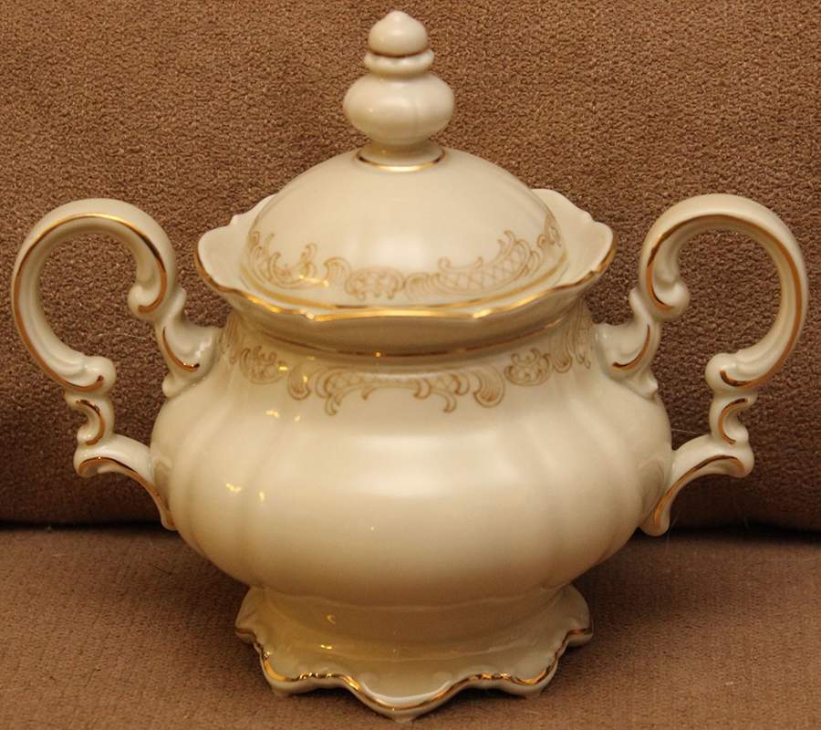 7444 Sugar Bowl & Lid by Hutschenreuther-1