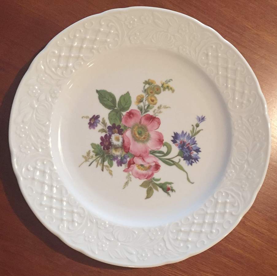 HGE5 Dinner Plate by House of Goebel-1