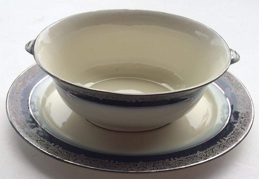 K524 Gravy Boat with Attached Underplate by Hutschenreuther-1