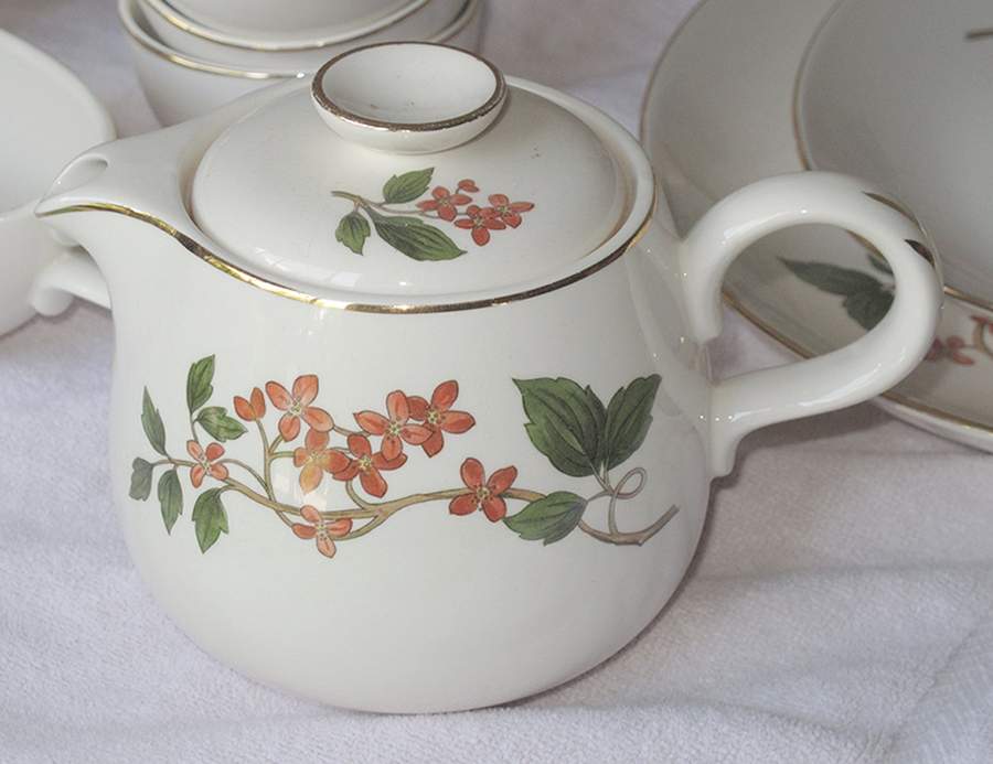 Ry155 Teapot & Lid by Homer Laughlin -1