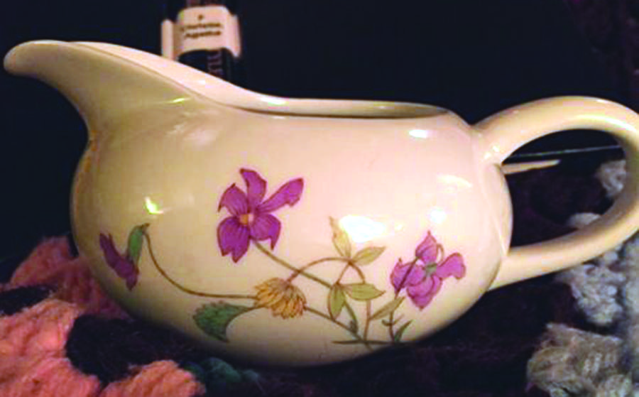 HUT2422 Creamer by Hutschenreuther-1