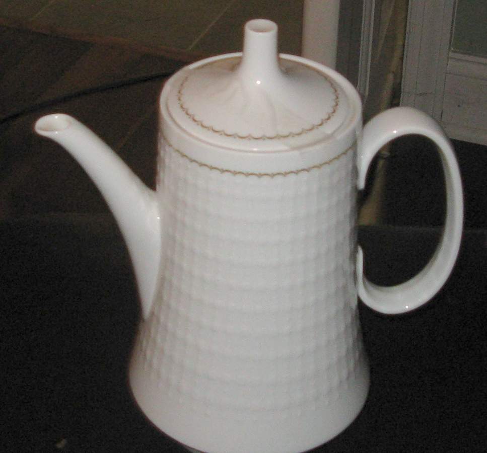 HUT2426 Coffee Pot & Lid by Hutschenreuther-1