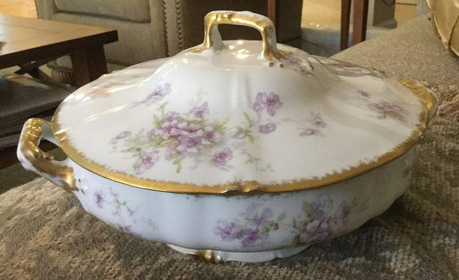 Schleiger 162-14 Round Covered Vegetable by Haviland-1
