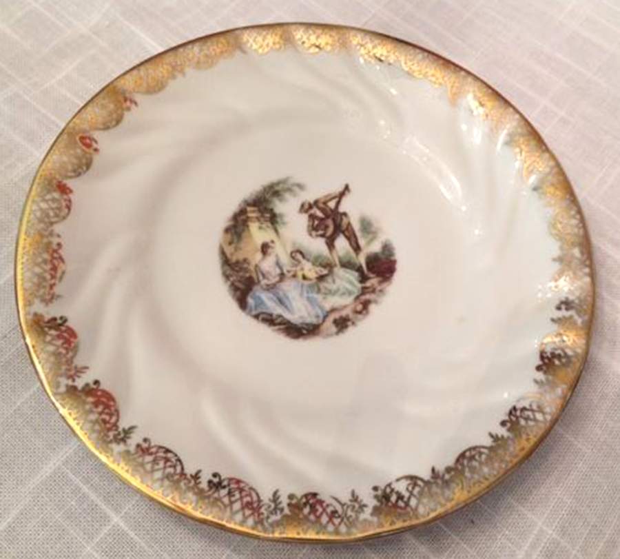 HUT2429 Saucer by Hutschenreuther-1