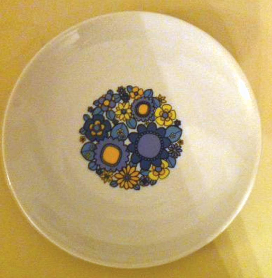HUT2215 Salad Plate by Hutschenreuther-1