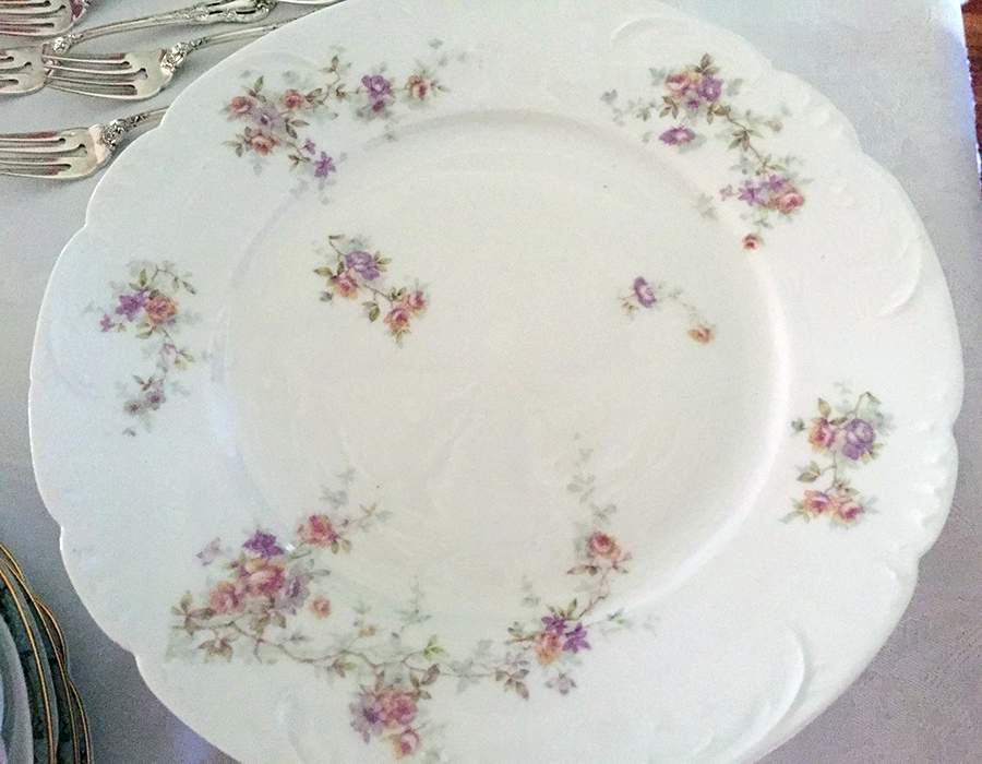 Schleiger 838-8 Dinner Plate by Haviland-1