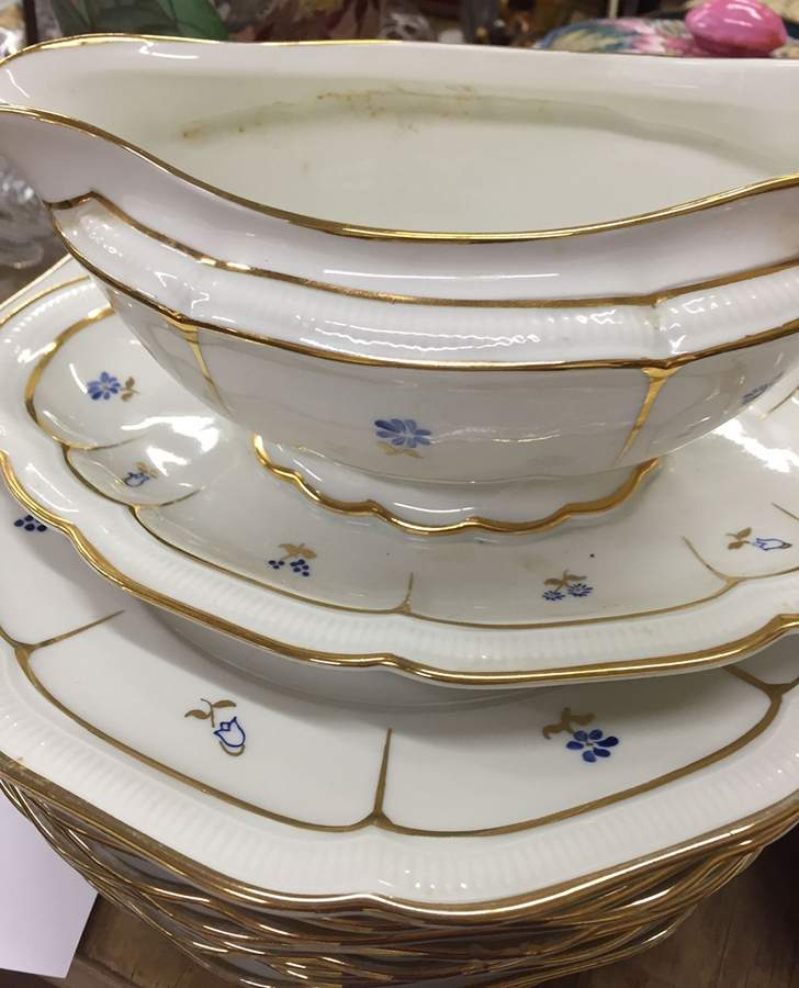 HUT3350 Gravy Boat with Attached Underplate by Hutschenreuther-1