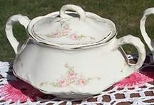 R5504 Sugar Bowl & Lid by Homer Laughlin -1