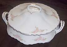 R5504 Round Covered Vegetable by Homer Laughlin -1