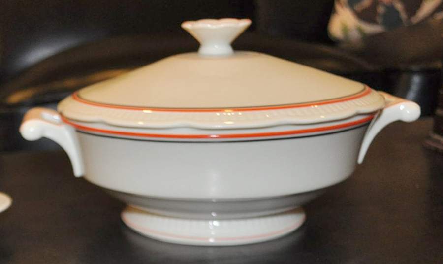 HC1434 Round Covered Vegetable by Heinrich - H&C-1