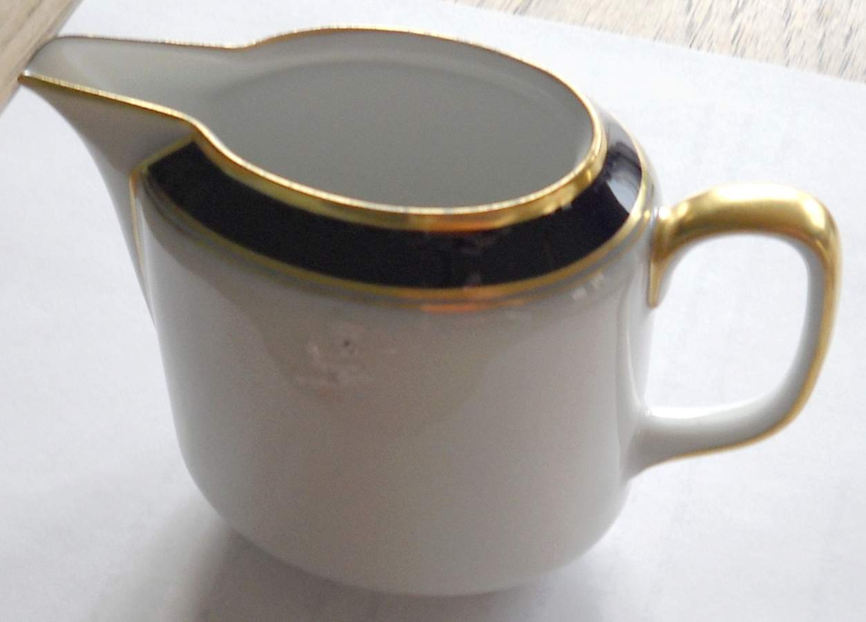 32013 Creamer by Hutschenreuther-1