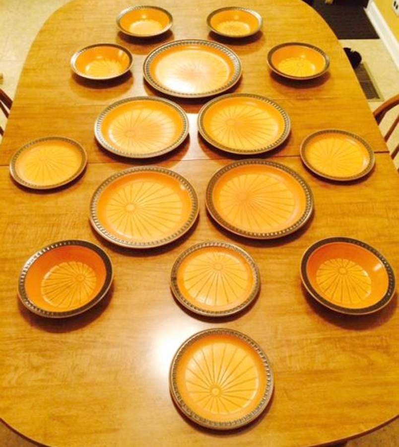 Brown Tapestry Dinner Plate by Haruta-1