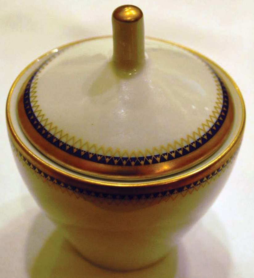 2538 Sugar Bowl & Lid by Hutschenreuther-1