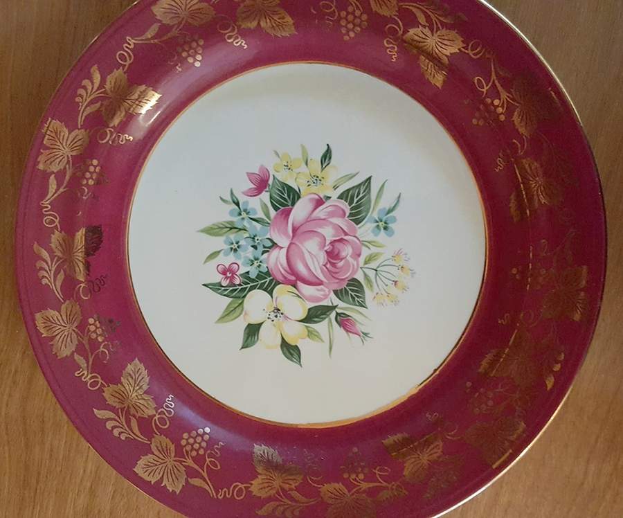 HLC622 Red Dinner Plate by Homer Laughlin -1