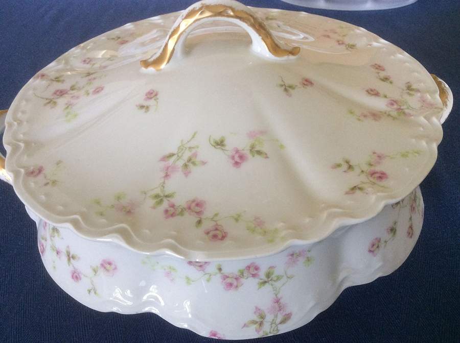 H5017 Round Covered Vegetable by Haviland-1