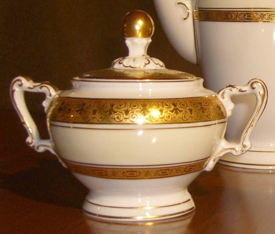 10786 Sugar Bowl & Lid by Heinrich - H&C-1