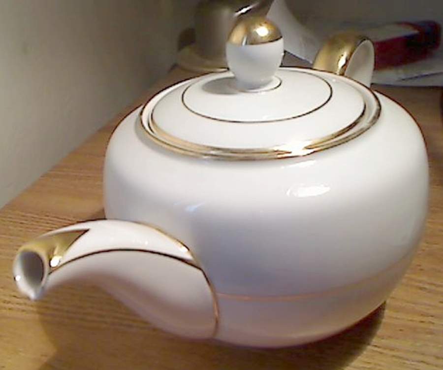 HUT3363 Teapot & Lid by Hutschenreuther-1