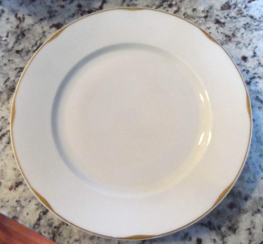 HAB126 Dinner Plate by Habsburg-1