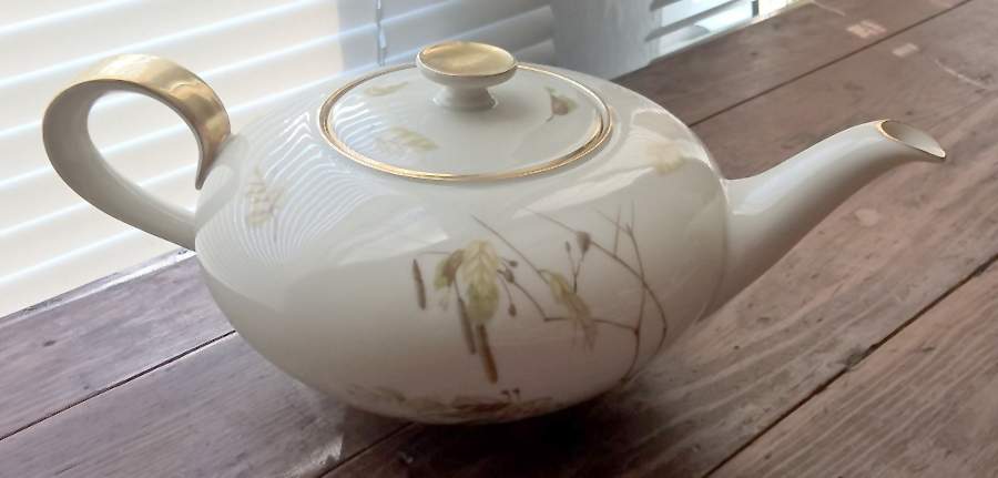 Autumn White Teapot & Lid by Heinrich - H&C-1