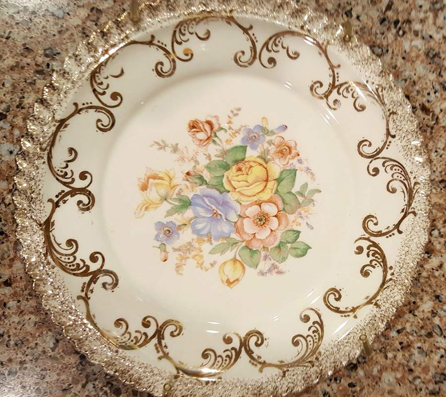 HMU17 Dinner Plate by Hampton China-1