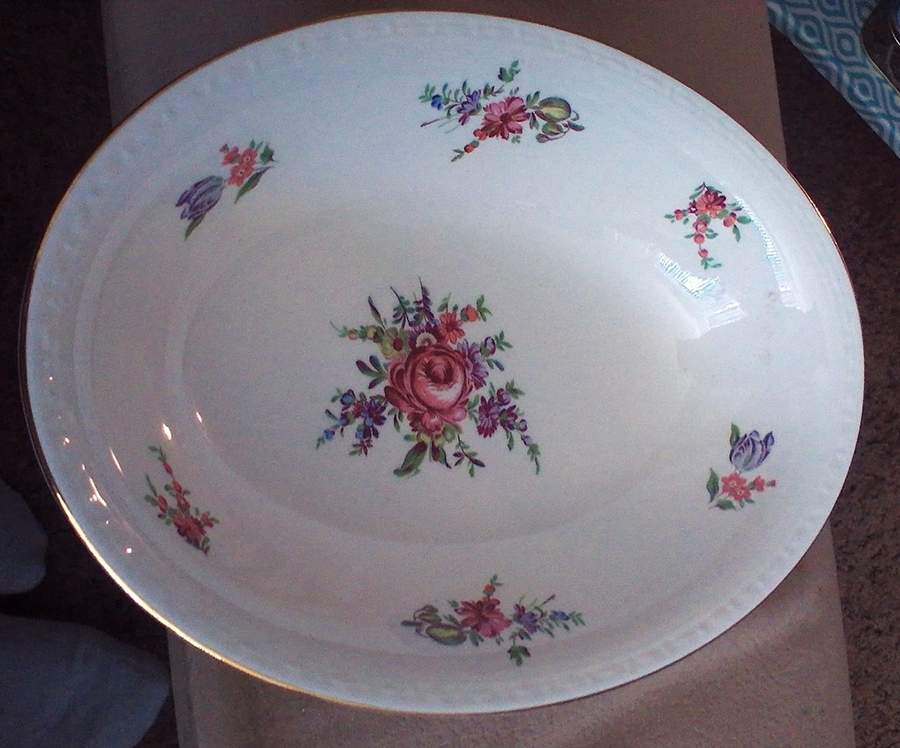 G3551 9" Oval Vegetable Bowl by Homer Laughlin -1