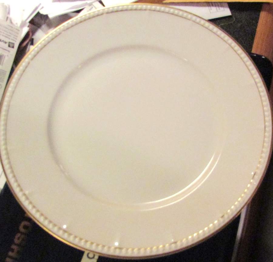 HUT3370 Dinner Plate by Hutschenreuther-1