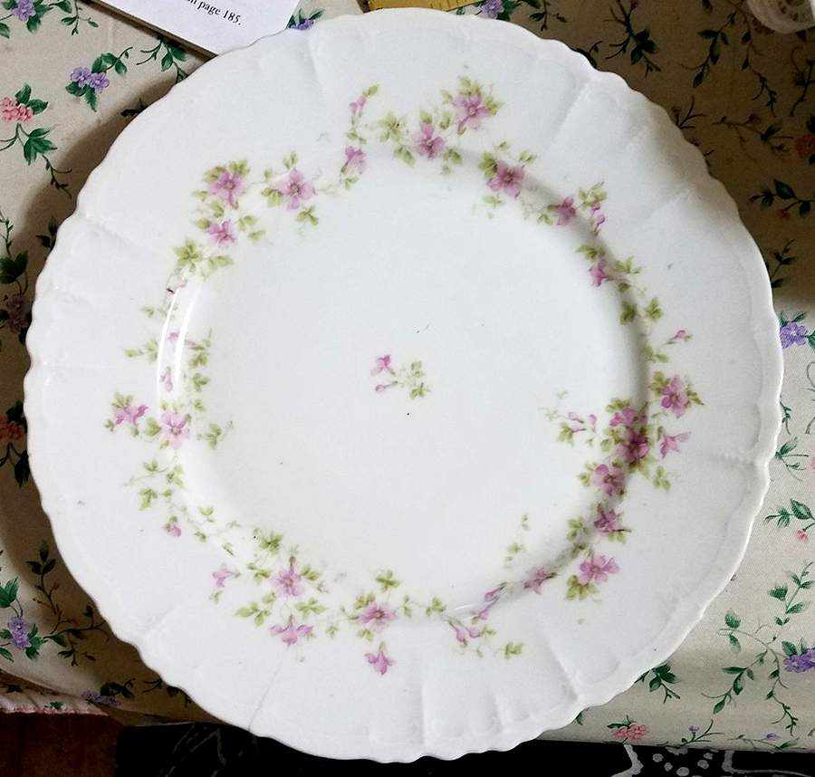 9254 Dinner Plate by Habsburg-1