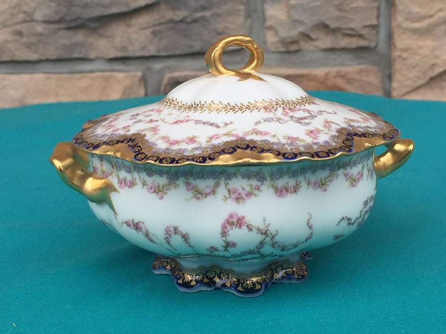 Schleiger 914-2 Covered Soup Bowl by Haviland-1